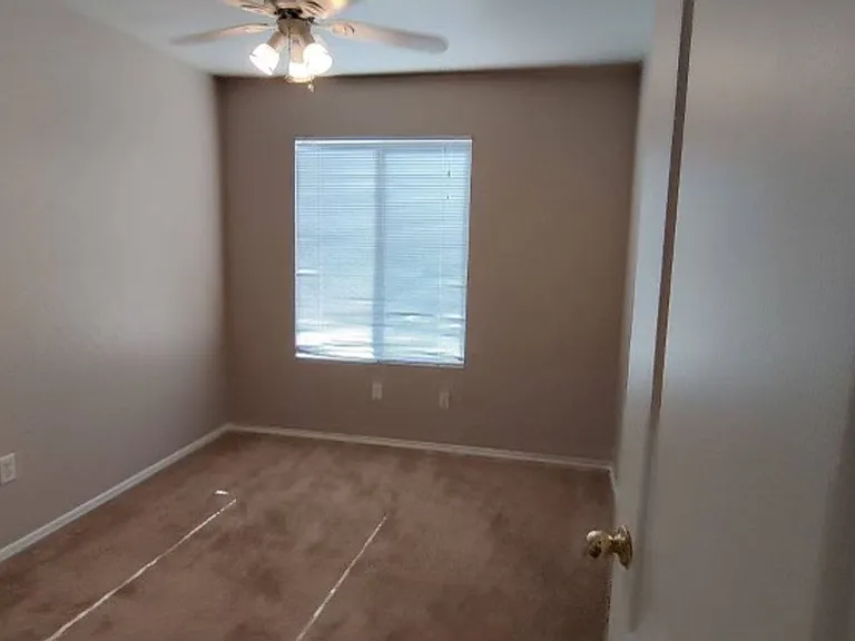 1385 E Betsy Ln — Photo 8