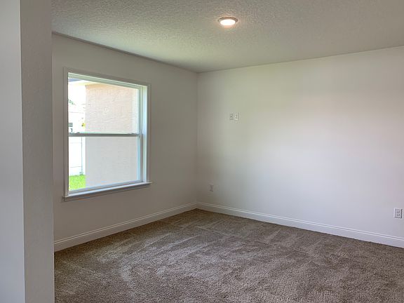 2nd image of 10 Ferber Ln