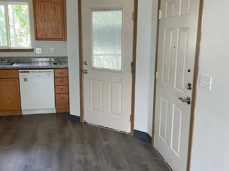 Ascot Place Apartments — Photo 10