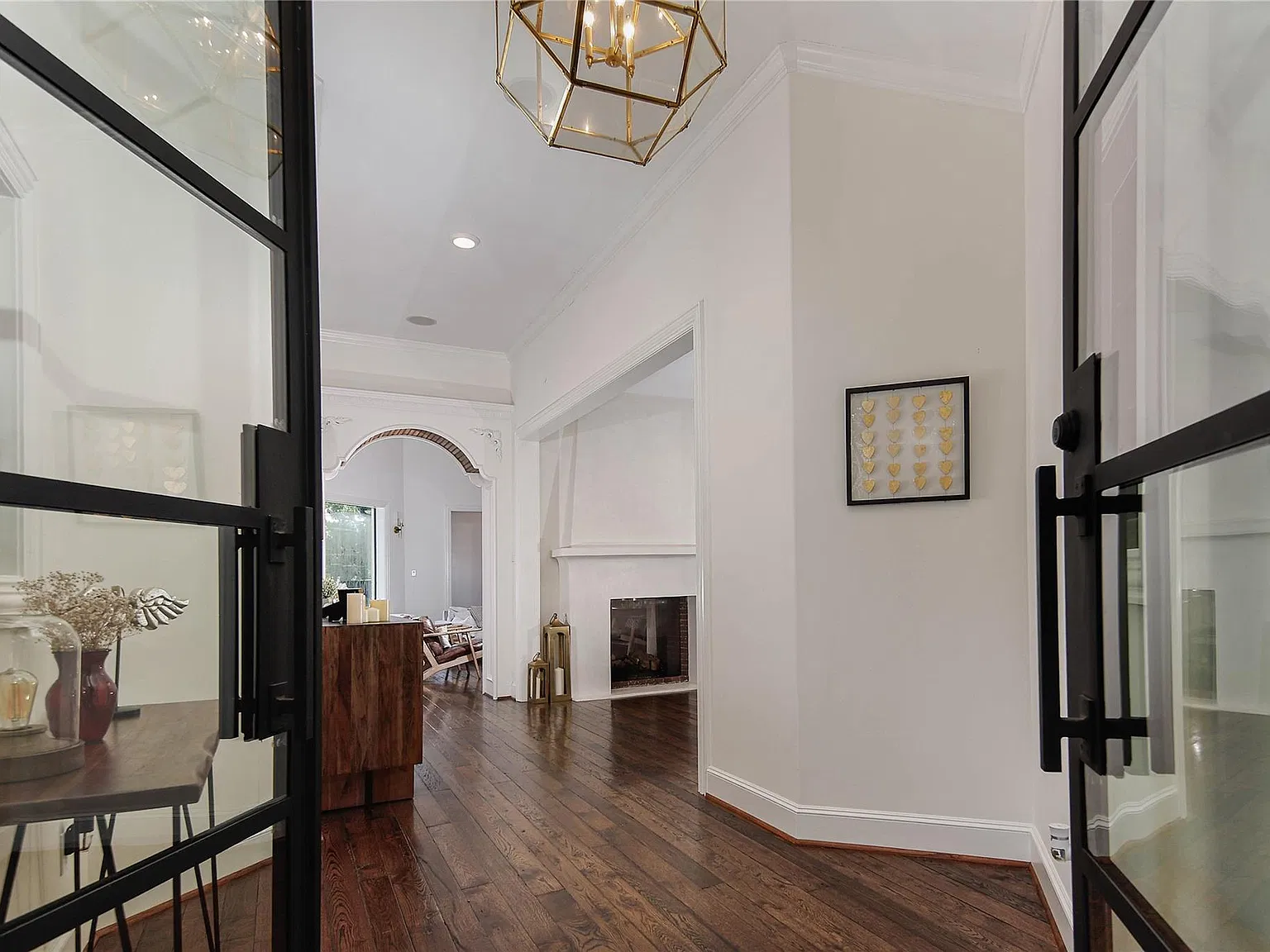 6 bed, 5.5 bath, 6551 sqft, $10,000 — Photo 3