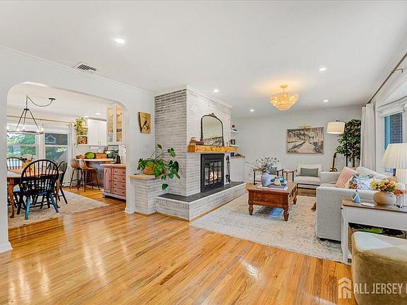 4th image of 67 Morris Ave