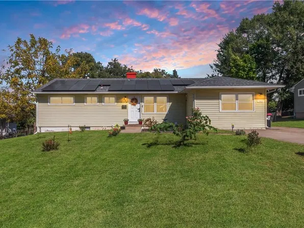 203 SW McClendon Dr, Lees Summit, MO 64081