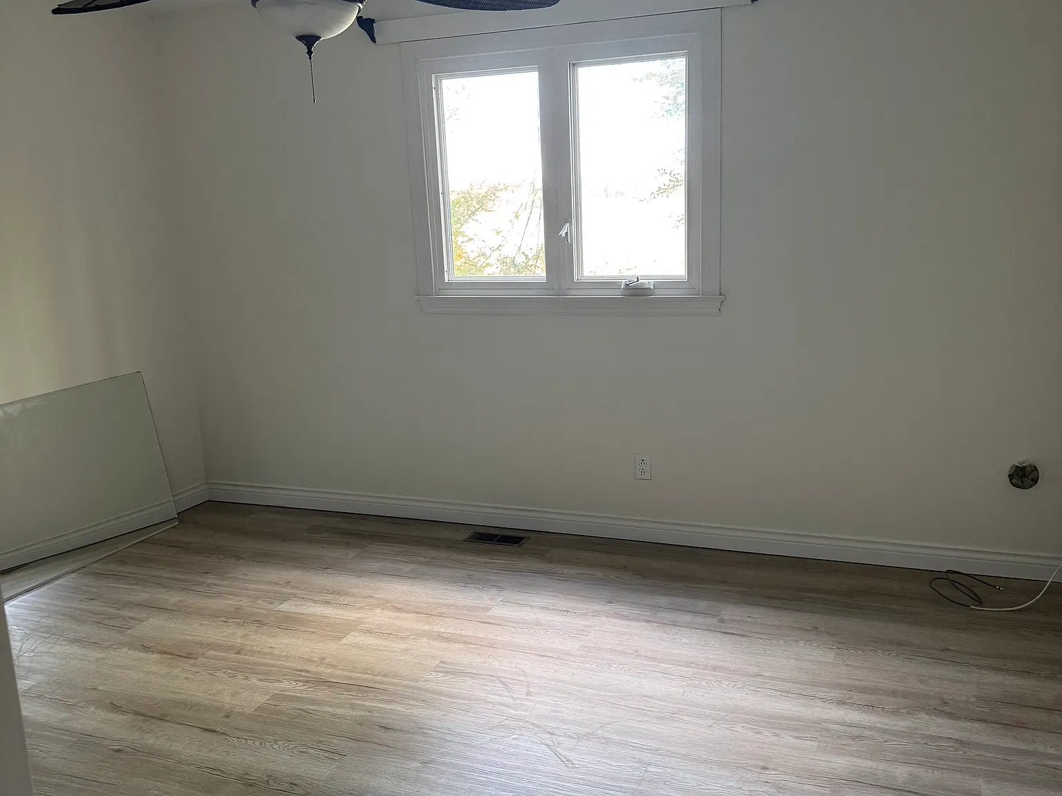 4 bed, 2027 sqft, $900 — Photo 1