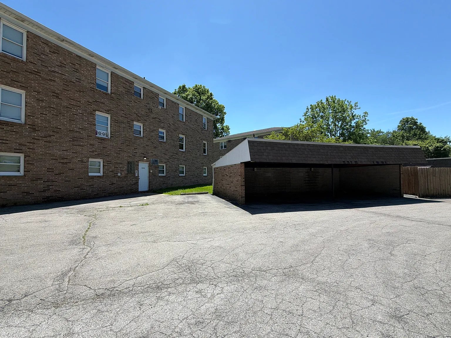 5000 West Blvd — Photo 2