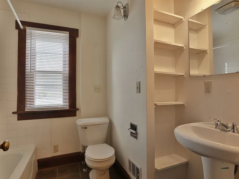 21 E Blake Ave — Photo 12