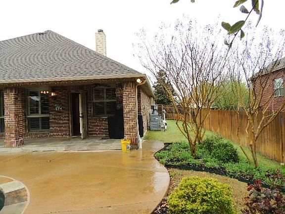 3rd image of 1111 Killian Dr