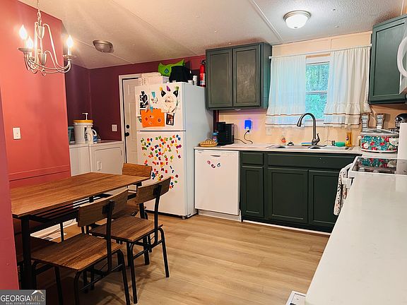 5th image of 115 Baird Way