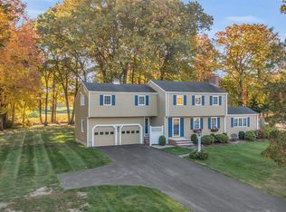 6 Rennie Dr, Andover, MA 01810