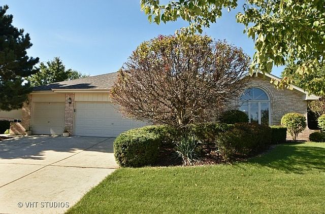 1st image of 17800 Brookfield Cir