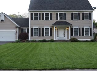 430 Heathland Cir, Webster, NY 14580