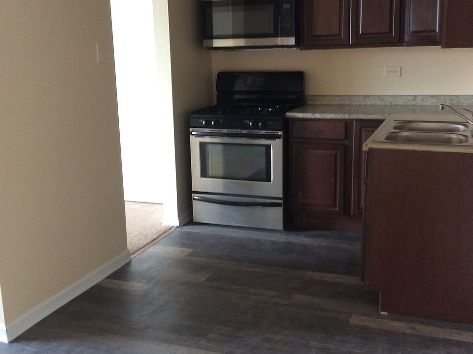 New kitchen with SS appliances.
