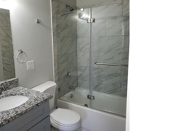 2nd image of 4614 S Lake Park Ave APT 3W