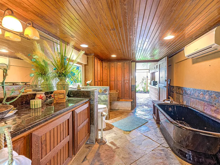 325 Palm Dr — Photo 11