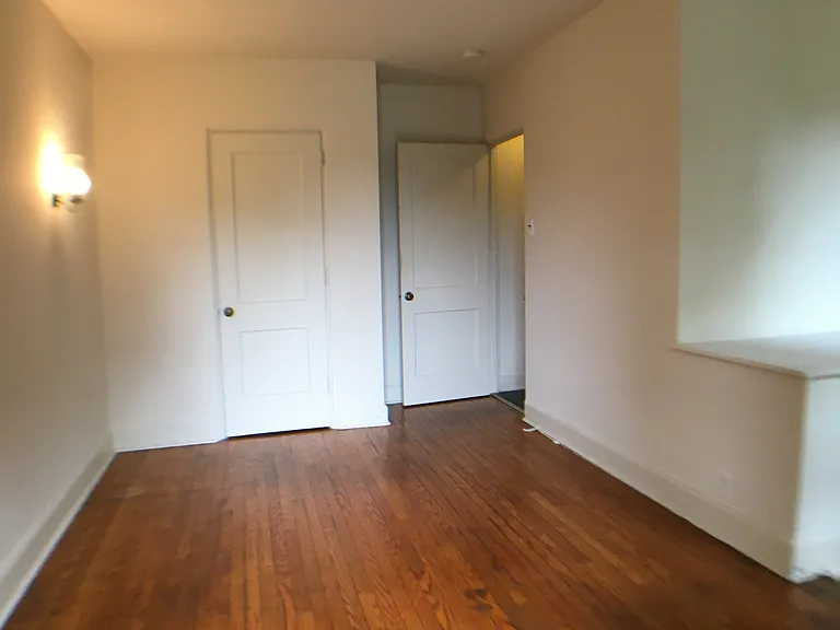 525 W Butler Pike #15 — Photo 7