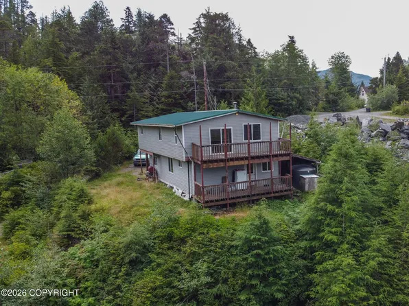 9125 Heron Ln, Ketchikan, AK 99901