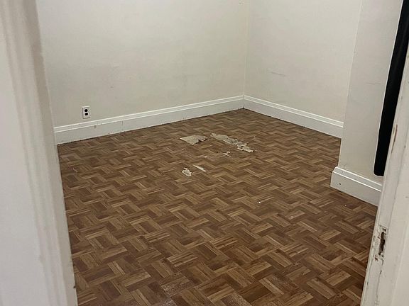 2nd image of 622 Pine Ave #1
