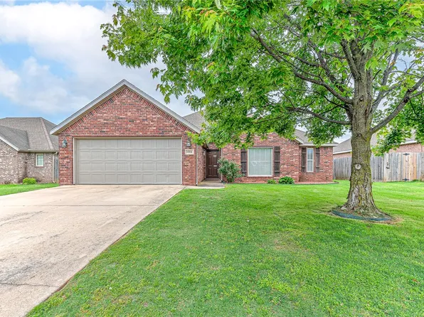 6004 S 36th St, Rogers, AR 72758