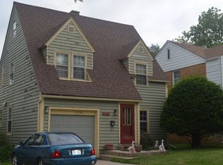 553 W New York St, Aurora, IL 60506