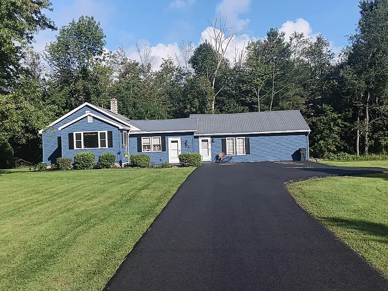 105 Priddle Point Rd #B — Photo 1