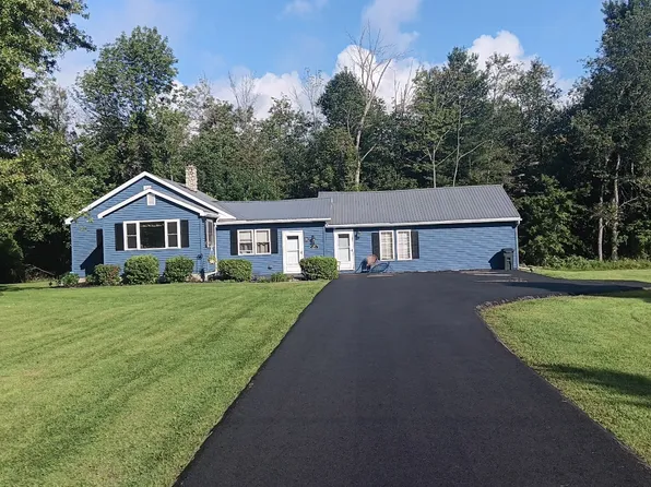 105 Priddle Point Rd #B, Gloversville, NY 12078