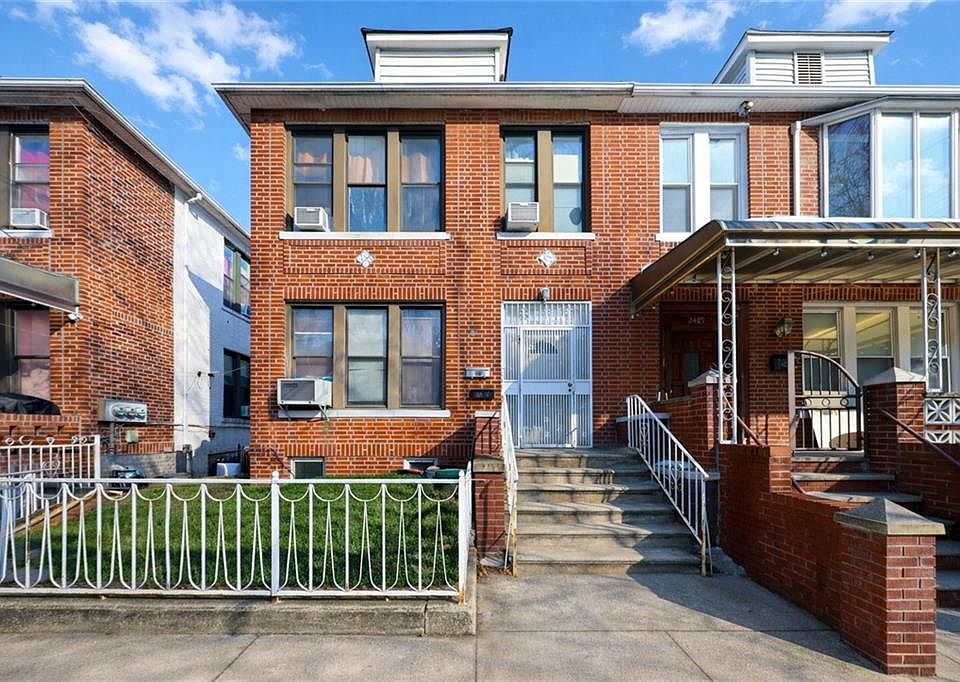 1st image of 2487 E 21st St