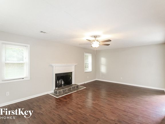 4th image of 2522 Oak Grove Ln