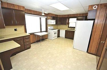 2nd image of 27 South St