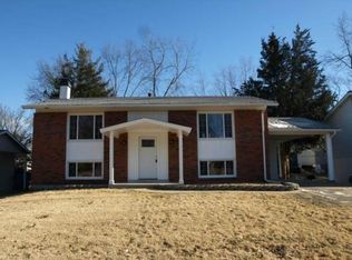 12460 Glengate Dr, Maryland Heights, MO 63043