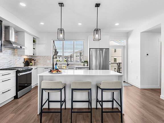 5th image of 2891 Montrose Ave #35
