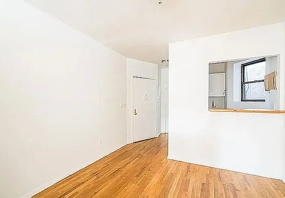 4th image of 330 W 49th St APT 5RE