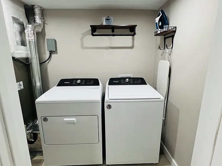 819 E Lee St #8 — Photo 14
