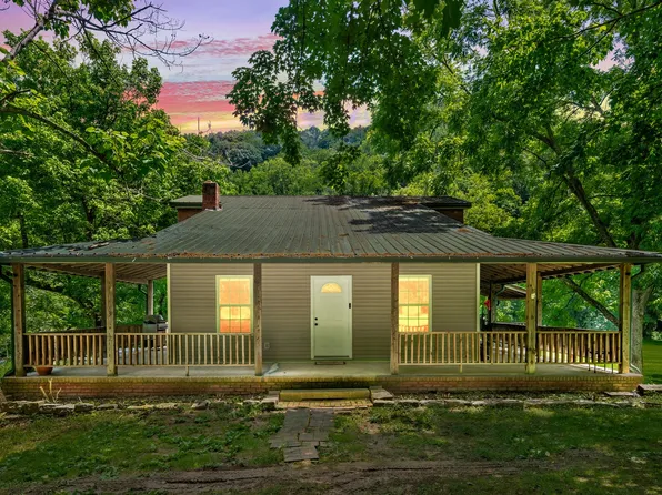 192 Big Creek Rd, Pleasant Shade, TN 37145