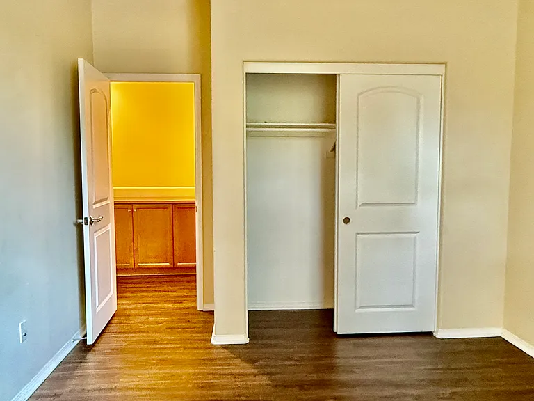 2903 W Edinger Ave — Photo 21