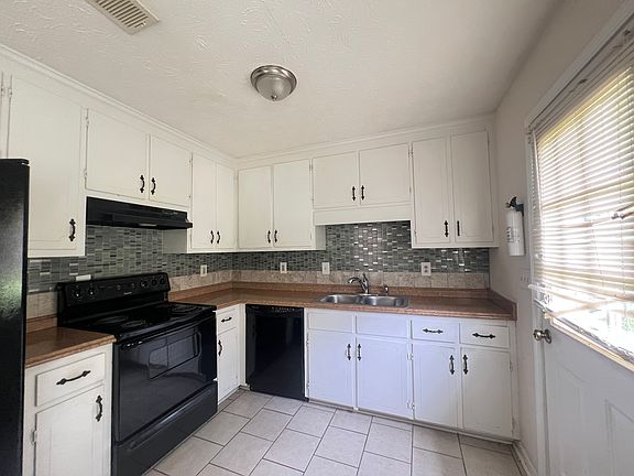 3rd image of 1938 Patterson Ct #1940