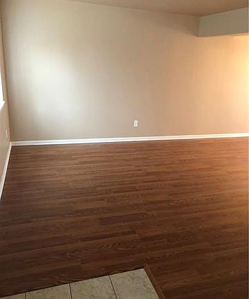 2nd image of 1435 Laurel Valley Dr #1