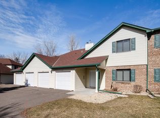 967 Heritage Ct E #202, Saint Paul, MN 55127