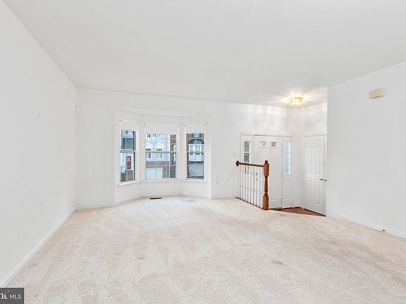 3rd image of 5622 Glenwood Mews Dr