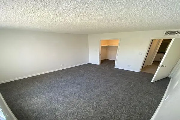 Terra Villa Apartments — Photo 11