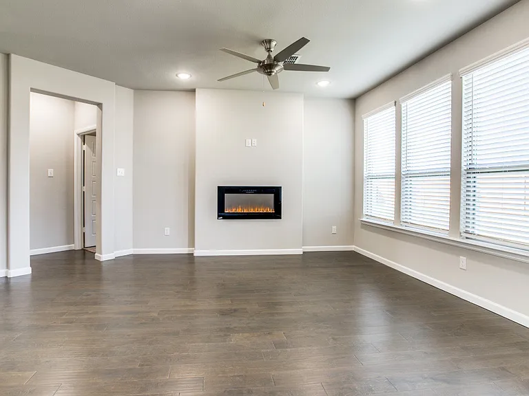 313 Ember Cir — Photo 16