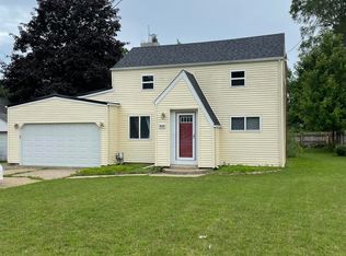 111 W Summit St, Breckenridge, MI 48615