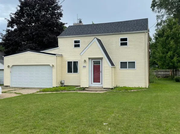 111 W Summit St, Breckenridge, MI 48615