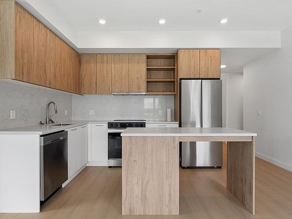 3rd image of 82 1st St #62X