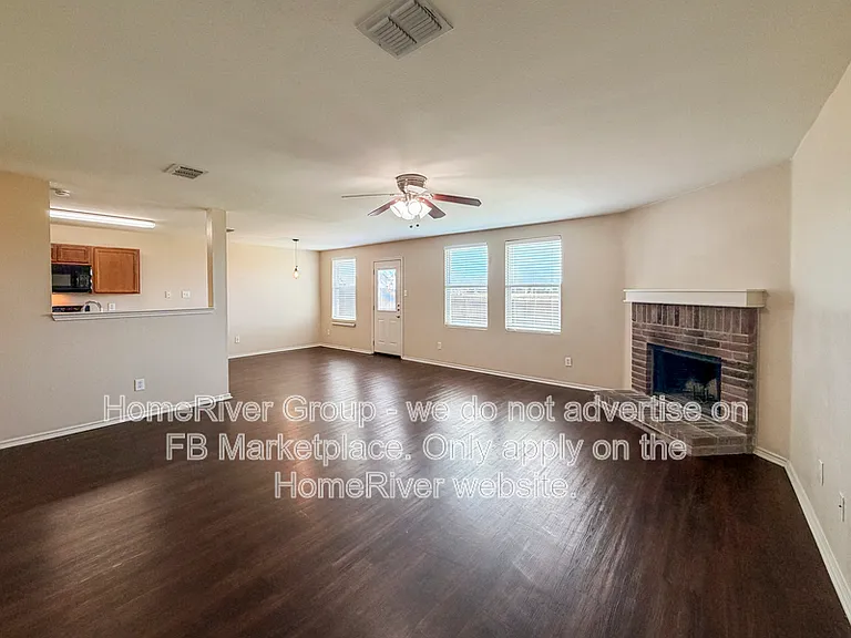 3013 Meadow Bluff Dr — Photo 6