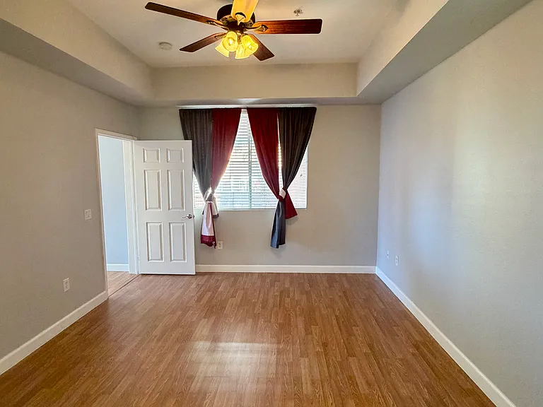 31 E Agate Ave #302 — Photo 10