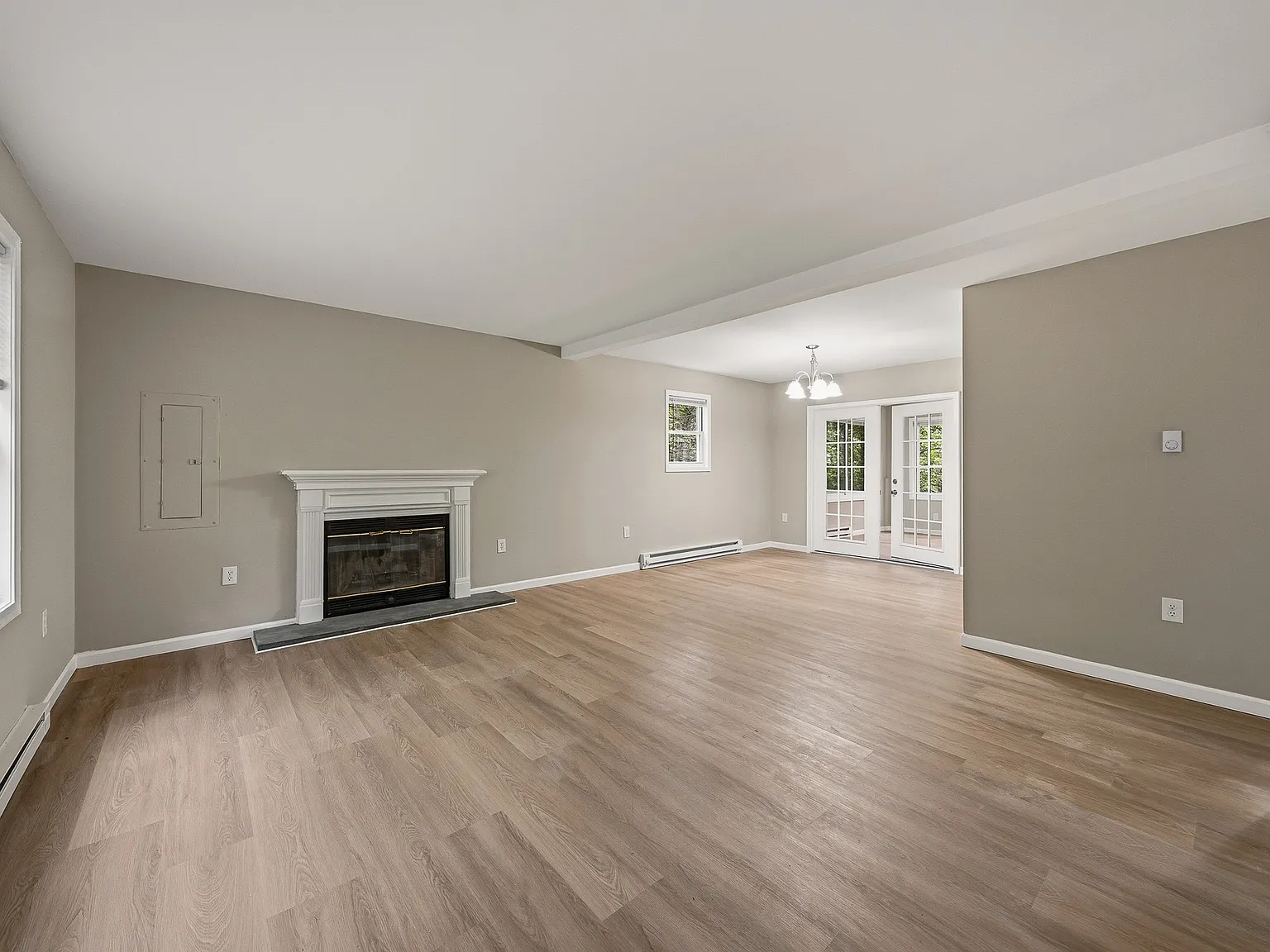 4 bed, 1695 sqft, $2,100 — Photo 2