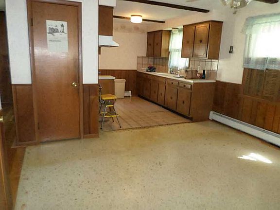 4th image of 52 Knollwood Dr
