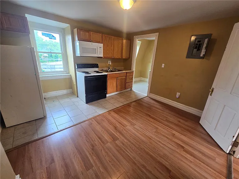 328 N 9th St #3 — Photo 3