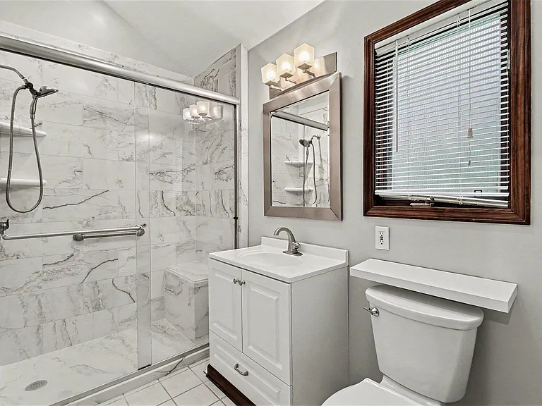 418 Austin Ave — Photo 7