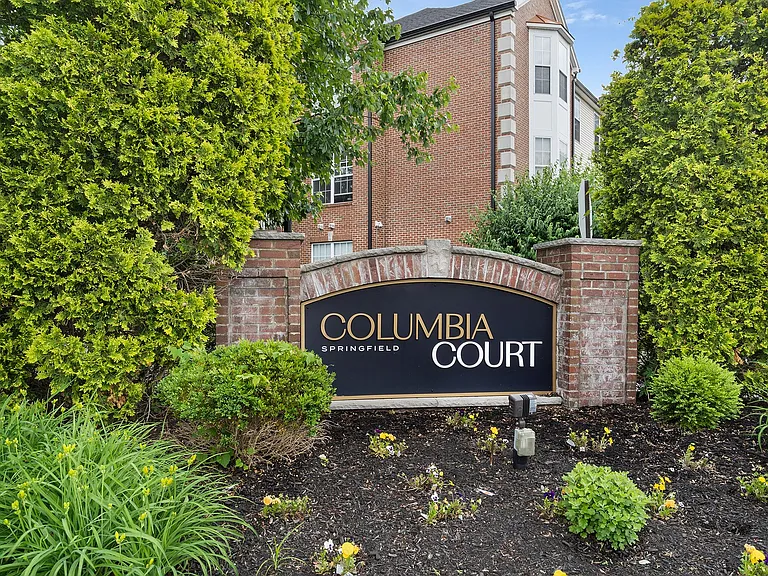 Columbia Court — Photo 58