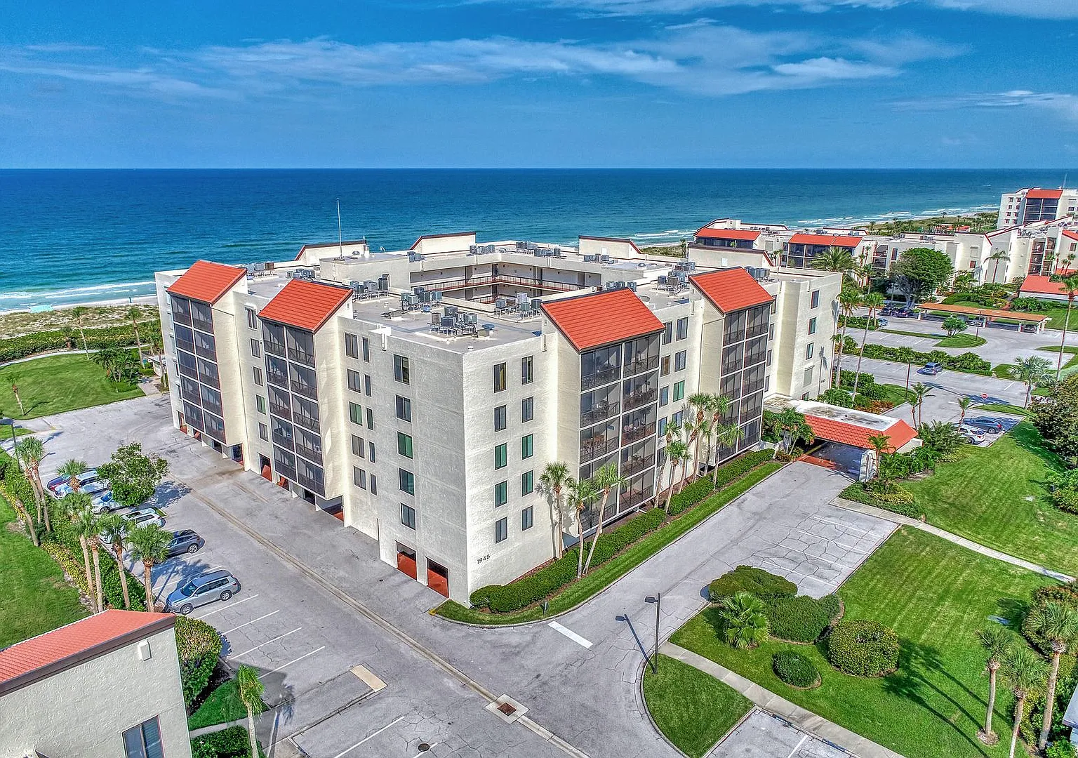 Available Now - Resort Style, 2br/2b Condo Located In The Seaplace Community On Longboat Key. — Photo 2